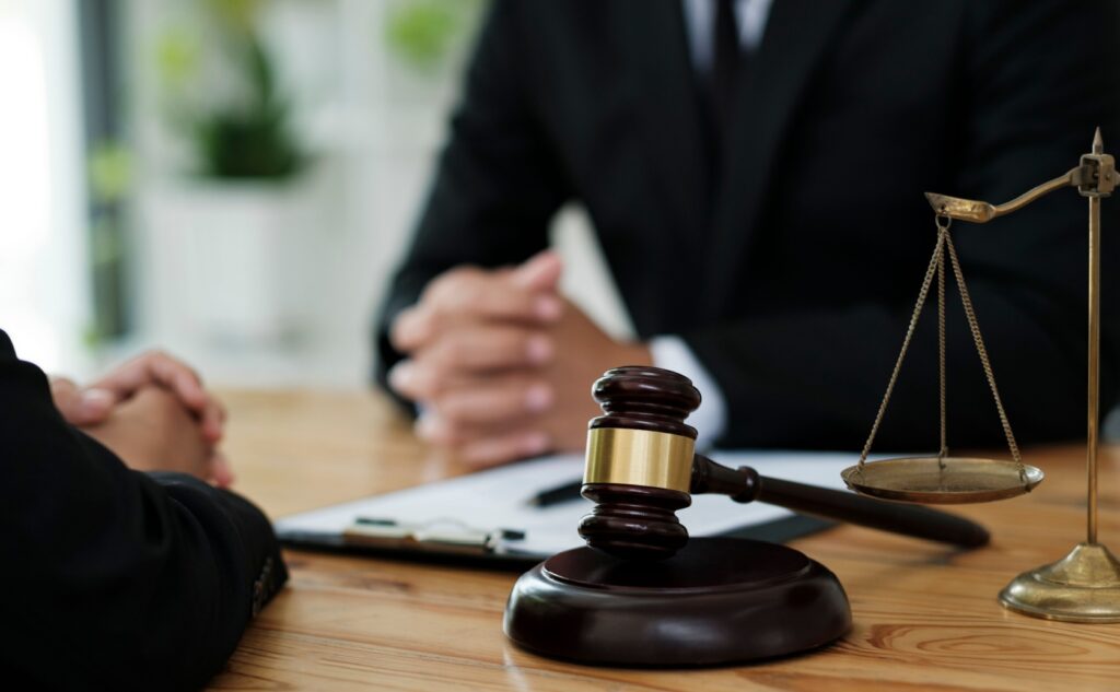 what is a defense attorney
